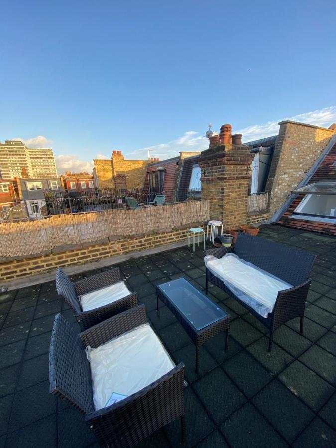 Lovely 3 Bedroom Maisonette With Private Roof Terrace In Hammersmith Londra Dış mekan fotoğraf