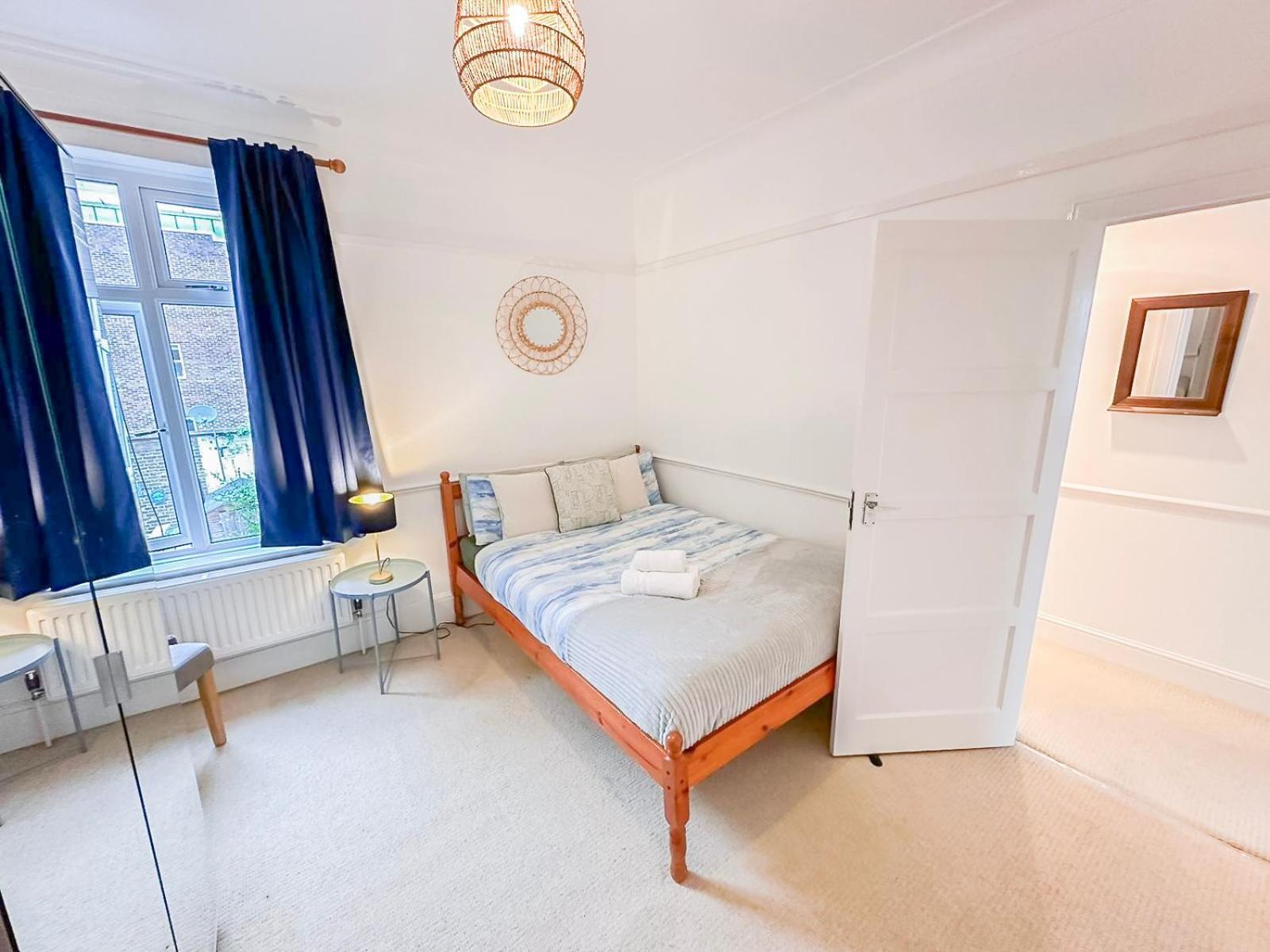 Lovely 3 Bedroom Maisonette With Private Roof Terrace In Hammersmith Londra Dış mekan fotoğraf