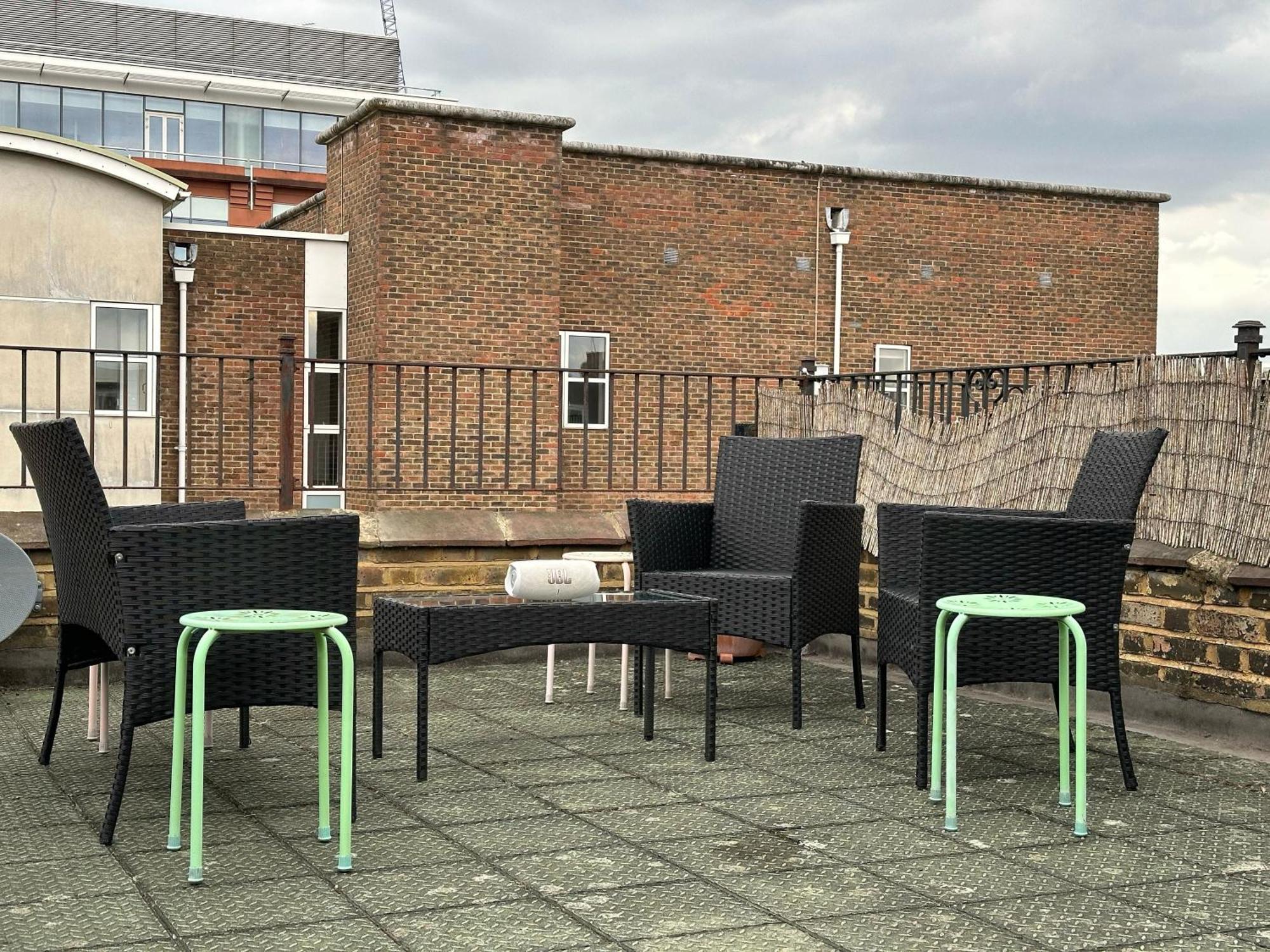 Lovely 3 Bedroom Maisonette With Private Roof Terrace In Hammersmith Londra Dış mekan fotoğraf